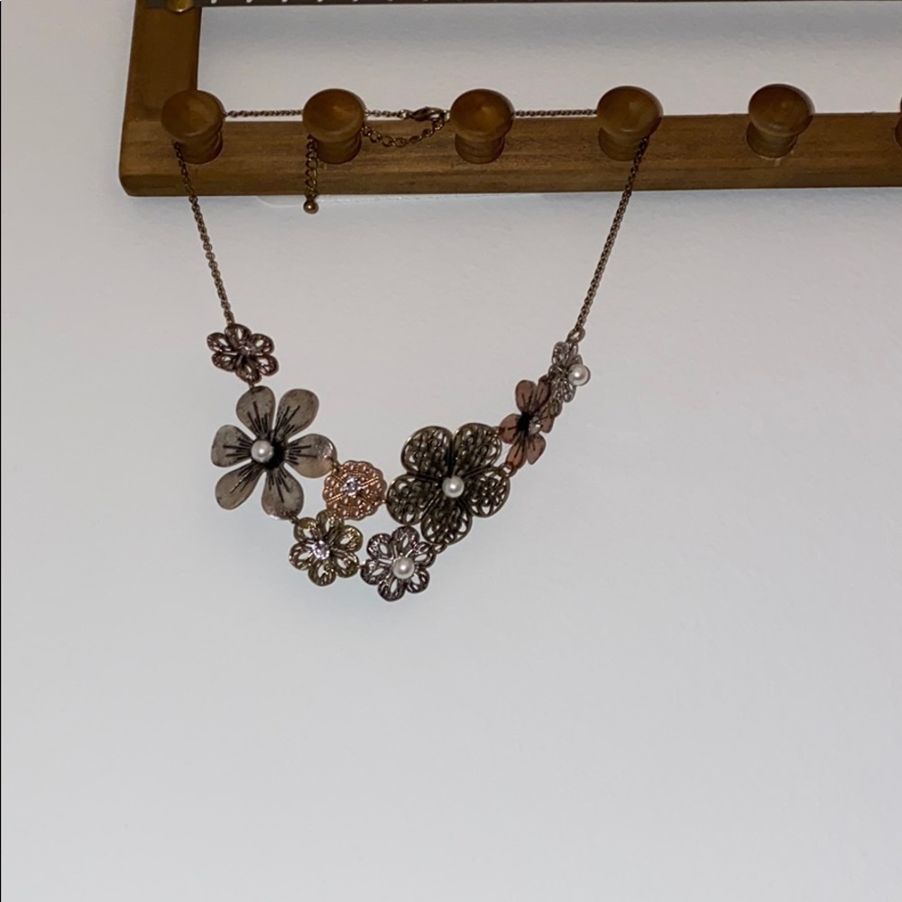 Floral necklace
